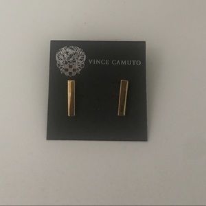Vince Camuto gold bar earrings